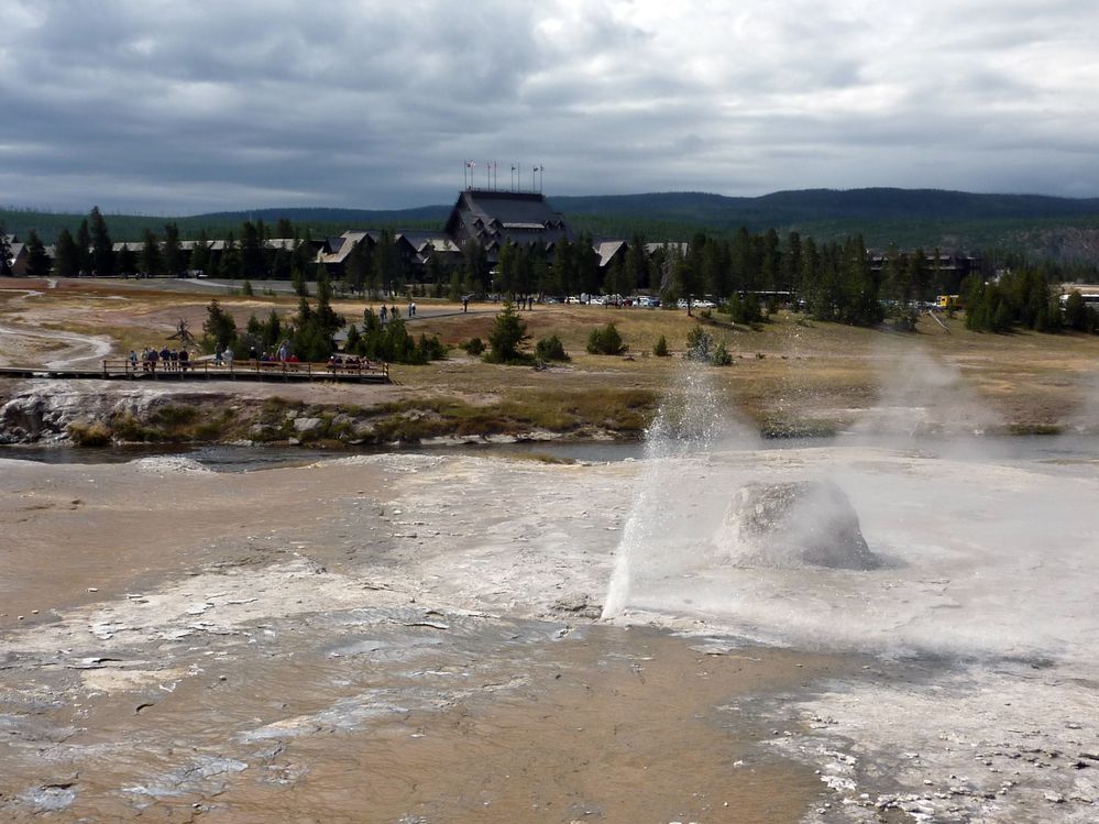 Yellowstone Old faithfull et ses environs (132).JPG